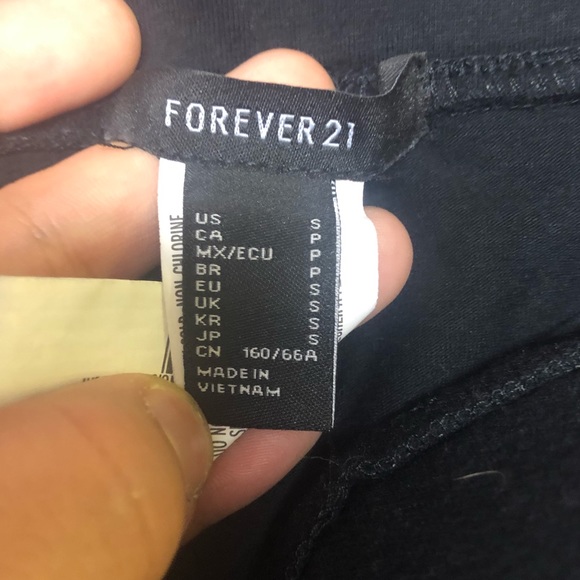 Black skirt - Picture 2 of 3